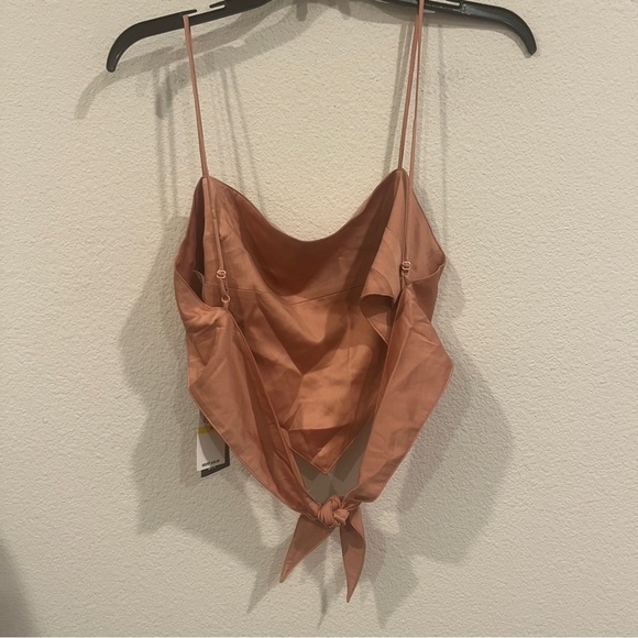 NWT Danielle Bernstein gold scarf top size medium tie back cropped - Picture 6 of 8